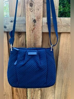 Vera Bradley Quilted Navy Shoulder bag/ Crossbody 💙